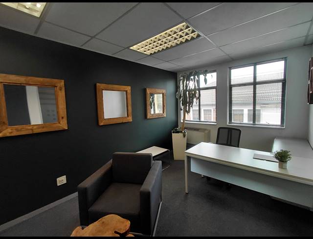 23M² OFFICE TO LET IN FOURWAYS